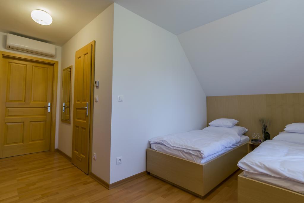 Szloven Mintagazdasag Felsoszolnok Exterior photo